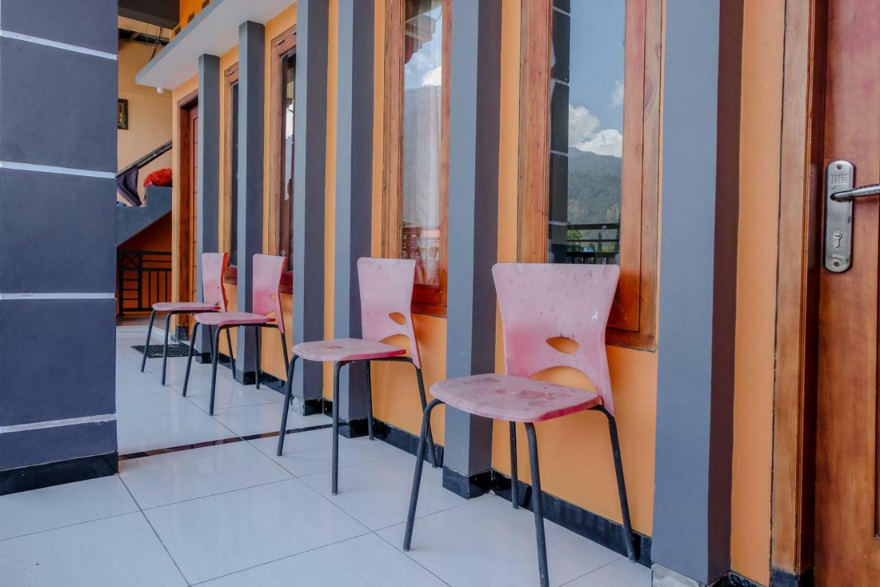 Oyo 1351 Tanggulasi Resto & Residence Syariah Magetan Экстерьер фото