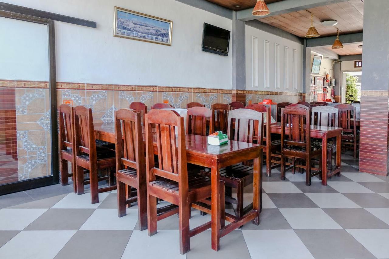 Oyo 1351 Tanggulasi Resto & Residence Syariah Magetan Экстерьер фото