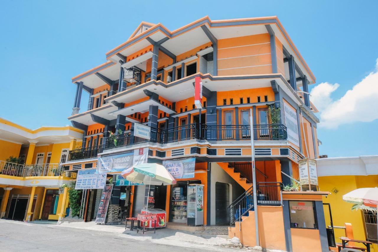 Oyo 1351 Tanggulasi Resto & Residence Syariah Magetan Экстерьер фото