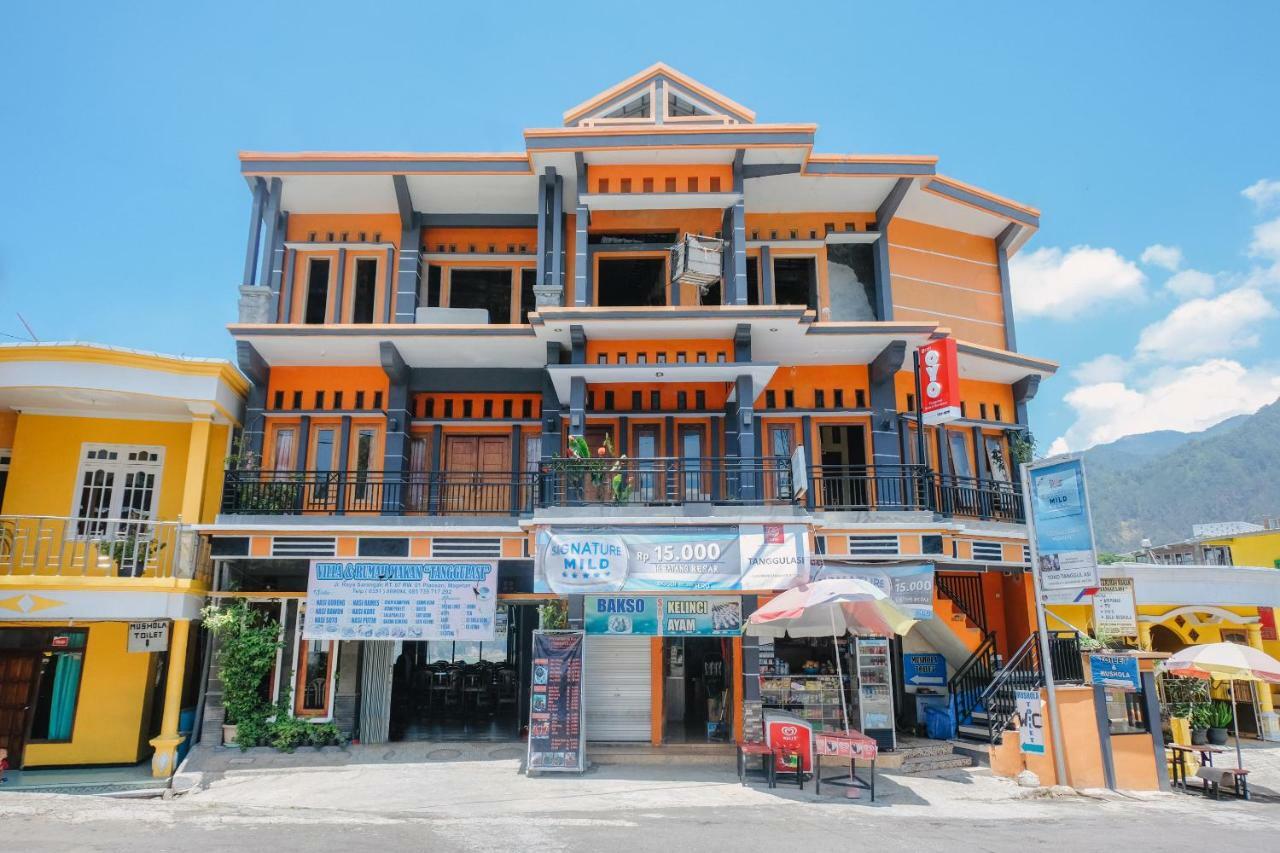 Oyo 1351 Tanggulasi Resto & Residence Syariah Magetan Экстерьер фото